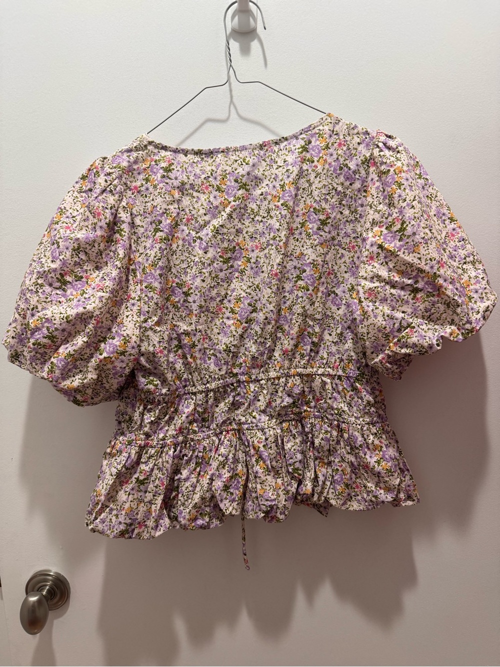 NWOT Lavender Floral Tie Front Puff Sleeve Top Size Small - Picture 4 of 6